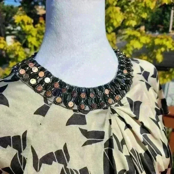 ETRO Italy Silk Champagne Blouse Beaded Collar With Black & Bronze Hardware US 8 - Picture 5 of 9
